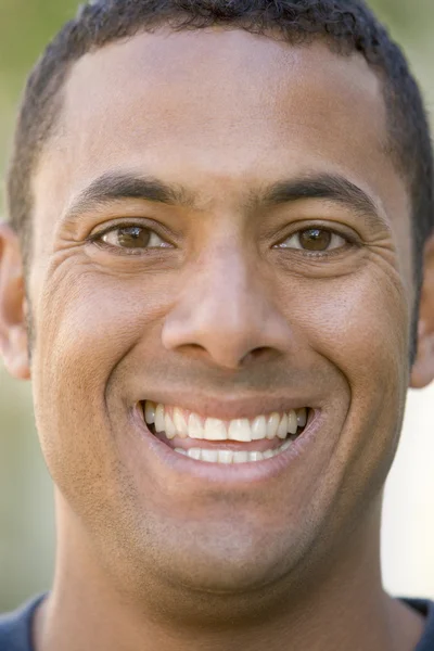 Tiro Cabeça Homem Sorrindo — Fotografia de Stock