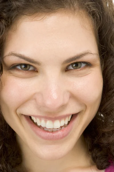 Kopfschuss Einer Lächelnden Frau — Stockfoto