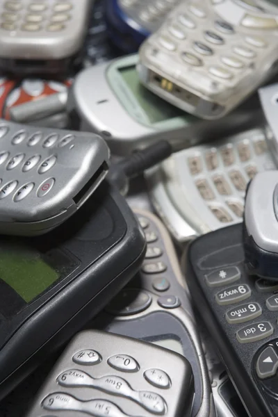 Σωρό από τα χρησιμοποιημένα κινητά τηλέφωνά σας — Φωτογραφία Αρχείου