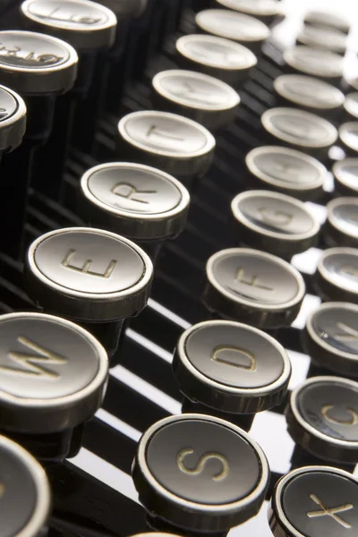Close Up de teclas de máquina de escrever à moda antiga — Fotografia de Stock