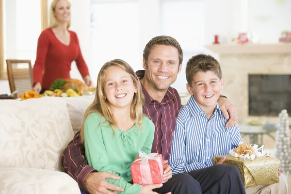 Portret Van Familie Met Kerstmis — Stockfoto