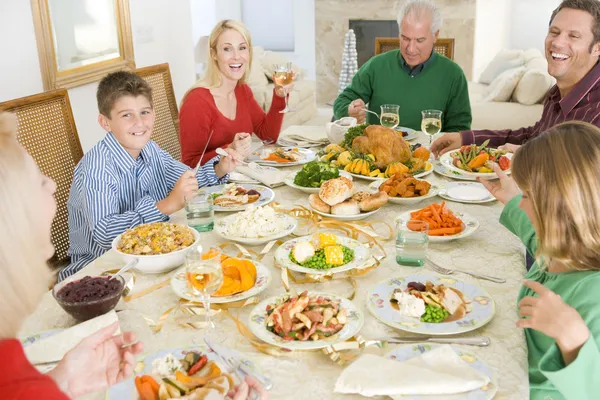 Famiglia Tutti Insieme Alla Cena Natale — Foto Stock