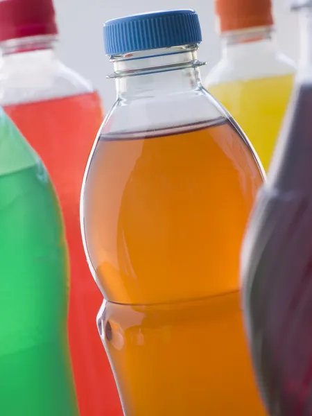 Auswahl Sprudelnden Getränkeflaschen — Stockfoto