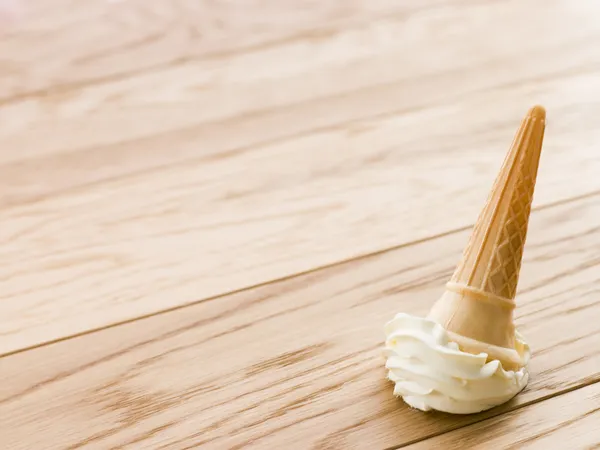 Конус Мороженого Упал Пол — стоковое фото
