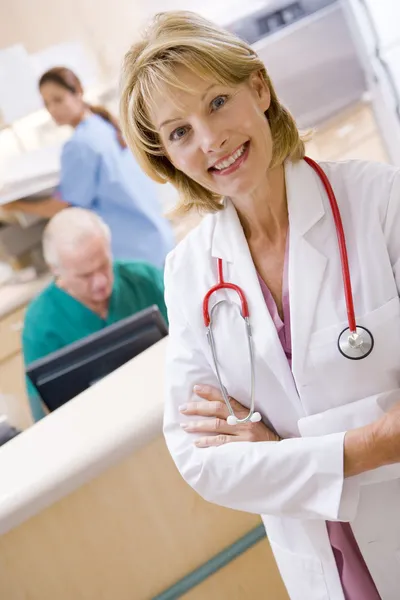Médico Enfermeras Área Recepción Hospital —  Fotos de Stock