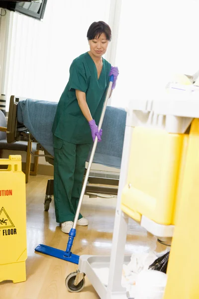 Orderly Mopping Floor Hospital Ward — Stock Photo, Image