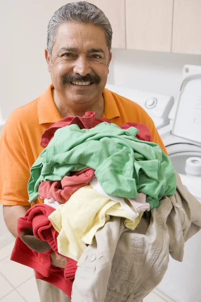 Άνθρωπος Κάνεις Μπουγάδα — Φωτογραφία Αρχείου