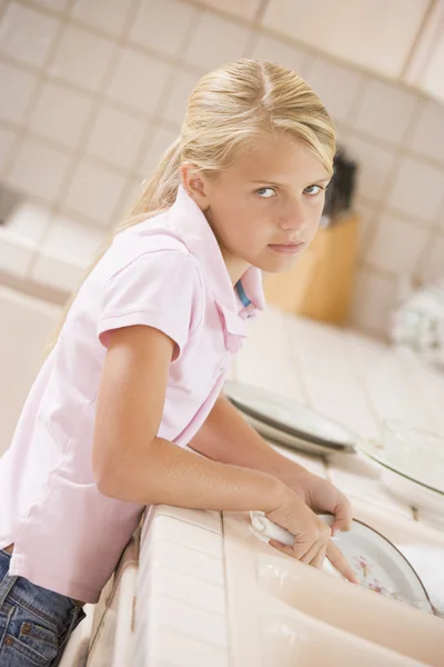 Young Girl Cleaning Dishes — Stock Photo, Image