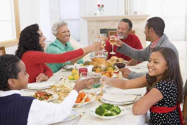 Famiglia Tutti Insieme Alla Cena Natale Fotografia Stock