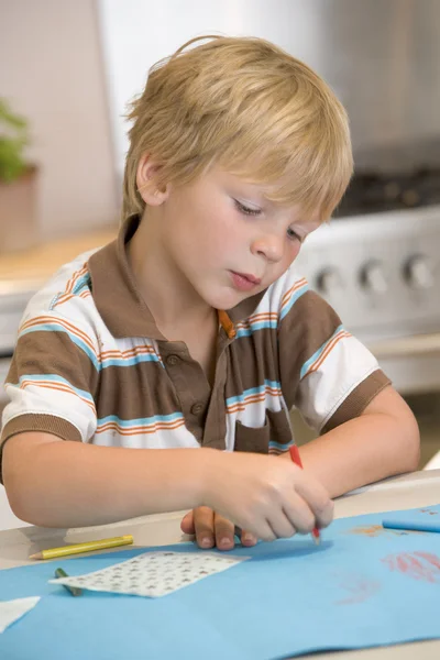 Мальчик Рисует Картины — стоковое фото