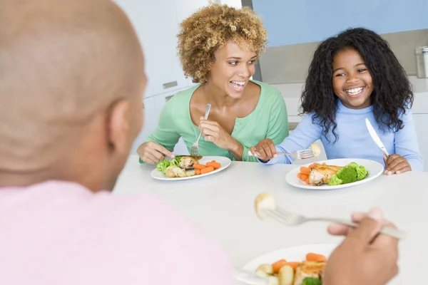 Família Comer Uma Refeição Hora Refeição Juntos — Fotografia de Stock
