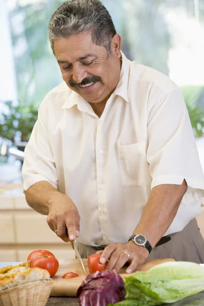 Man Chopping Vegetables — Stock Photo, Image