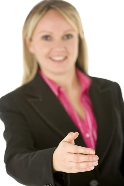 Geschäftsfrau bereit zum Händeschütteln — Stockfoto