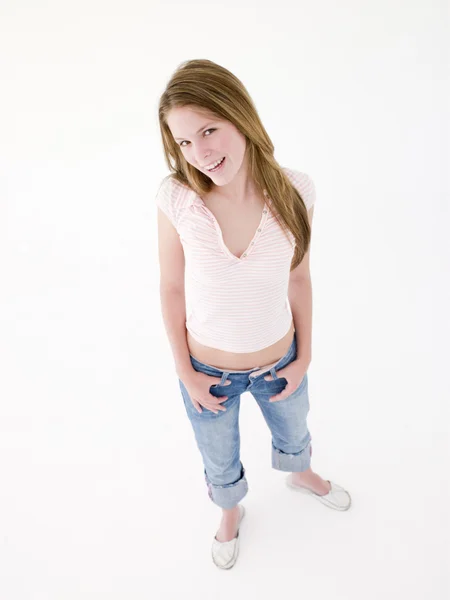 Teenie-Mädchen lächelt — Stockfoto