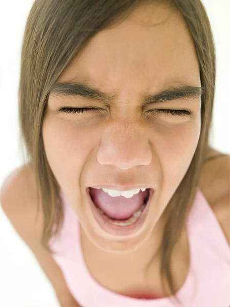 Młoda dziewczyna krzyczy — Zdjęcie stockowe