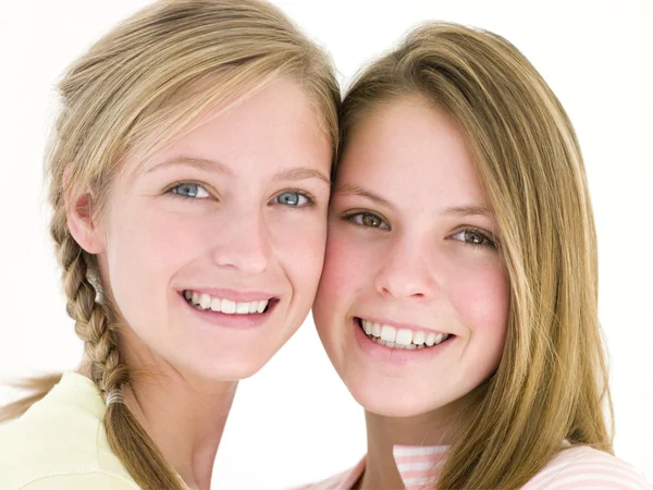 Two Girl Friends Together Smiling — Stock Photo, Image