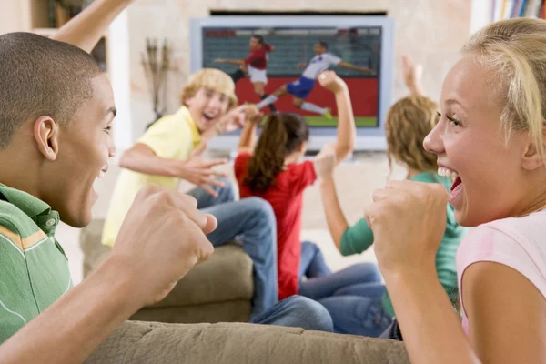 Teenagers Hanging Out Front Television — Stock Photo, Image
