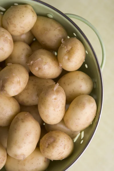 Nieuwe Aardappelen Vergiet — Stockfoto