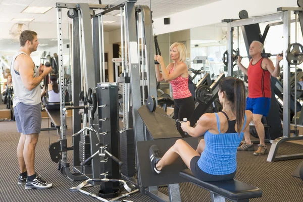 Group Weight Training Gym — Stock Photo, Image