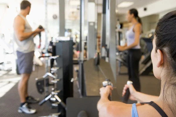 Group Of Weight Training At Gym — Stock Photo, Image