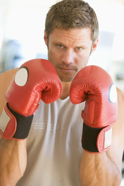 Man Boxing At Gym — Stock Photo, Image