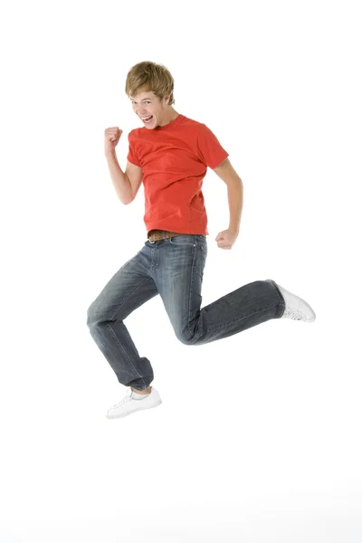 Dospívající Chlapec Skákání Vzduchu — Stock fotografie