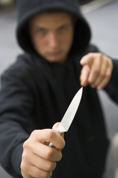 Genç Çocuk Marka Bıçak — Stok fotoğraf