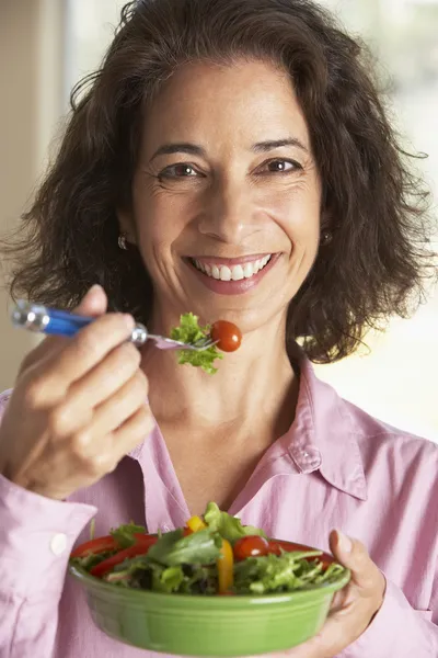 Middle Aged Woman Eating Salad — Stock Photo, Image