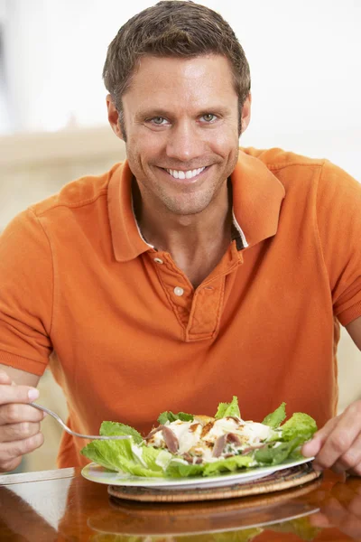 Homem Meia Idade Comendo Uma Refeição Saudável — Fotografia de Stock