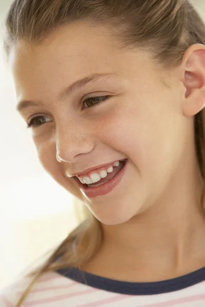 Portrét dívky s úsměvem — Stock fotografie