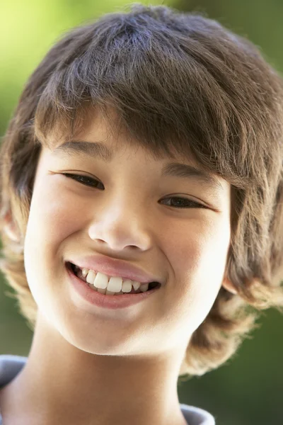 Portret Van Jongen Glimlachen — Stockfoto