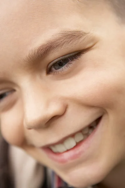 Portret Chłopca Uśmiechając Się — Zdjęcie stockowe