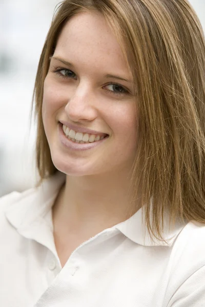 Portrait Teenage Girl Smiling — Stock Photo, Image