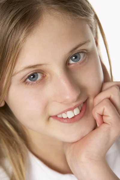 Retrato Pré Adolescente Menina Sorrindo — Fotografia de Stock