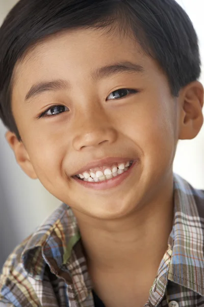 Portret Van Jongen Glimlachen — Stockfoto
