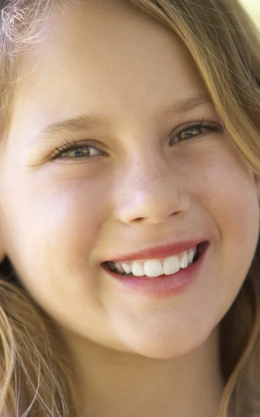 Portret Van Meisje Glimlachen — Stockfoto