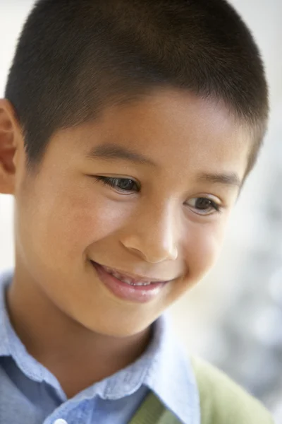 Προσωπογραφία Αγοριού Που Είναι Χαμογελώντας — Φωτογραφία Αρχείου