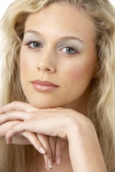 Portrait Of Young Woman Looking At Camera — Stock Photo, Image