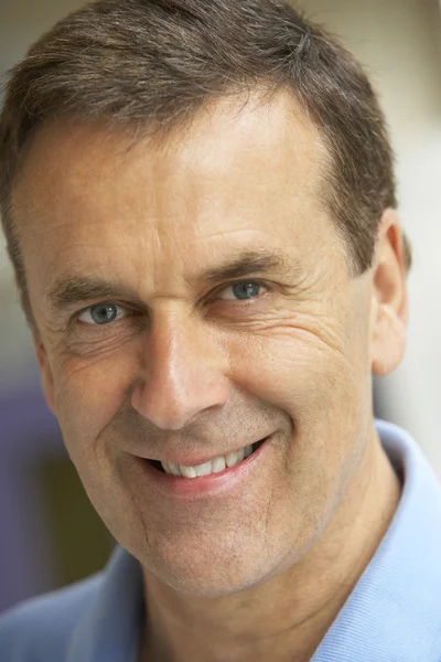 Portrait Of Middle Aged Man Smiling At The Camera — Stock Photo, Image