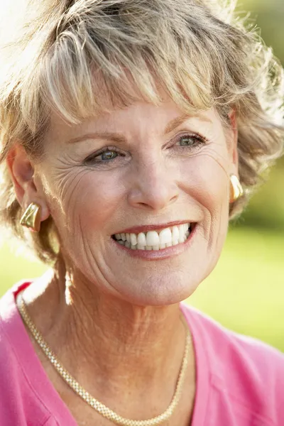 Senior Portret Vrouw Vijftig Vrolijke Gelukkig Glimlachen Vriendelijk — Stockfoto