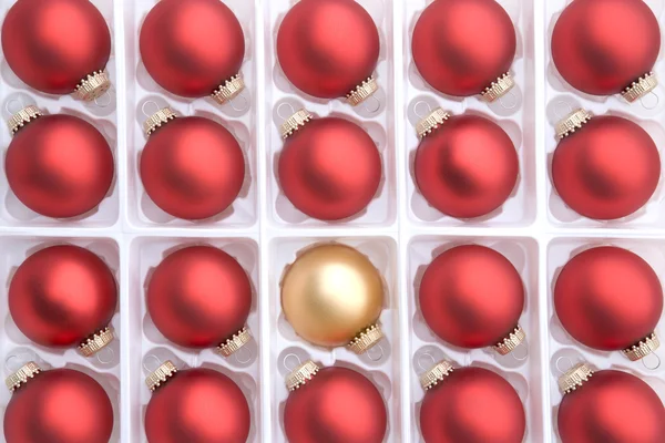 集团的框中的红色和金色圣诞球 — 图库照片