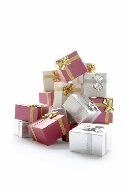 Stos prezentów świątecznych — Zdjęcie stockowe
