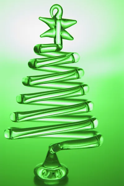 Boom Vormige Kerstdecoratie Tegen Groene Achtergrond — Stockfoto