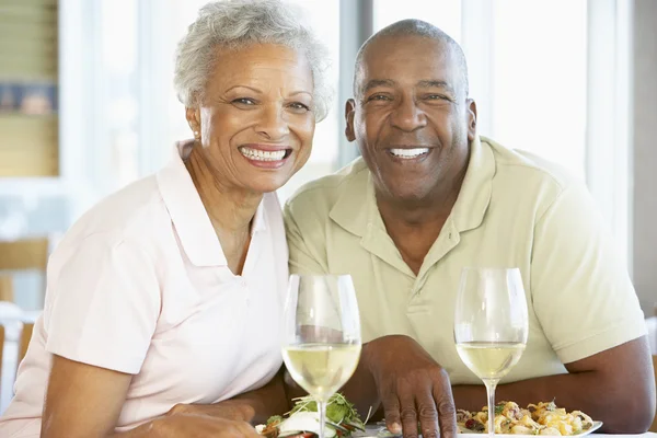 Äldre Par Att Lunch Tillsammans Restaurang — Stockfoto