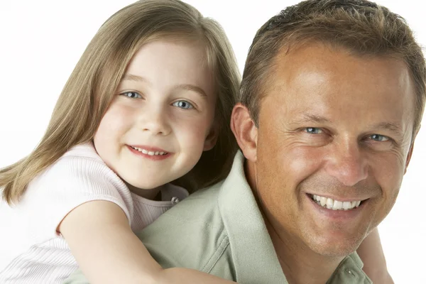 Otec a dcera se usmívají — Stock fotografie