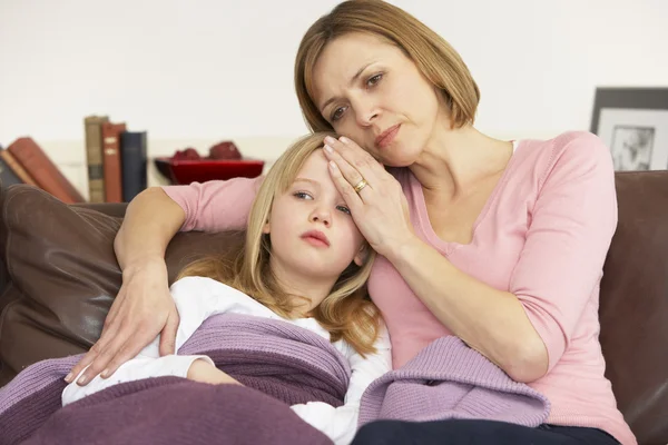 Mother Taking Temperature Sick Daughter — Stock Photo, Image