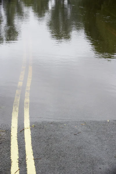 Carreteras de inundación de agua — Foto de Stock