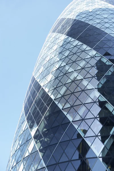 Esterno di vetro della torre svizzera Re, Londra, Inghilterra — Foto Stock