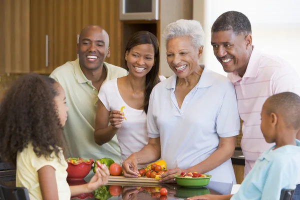 Family Preparing meal,mealtime Together — Stock Photo, Image