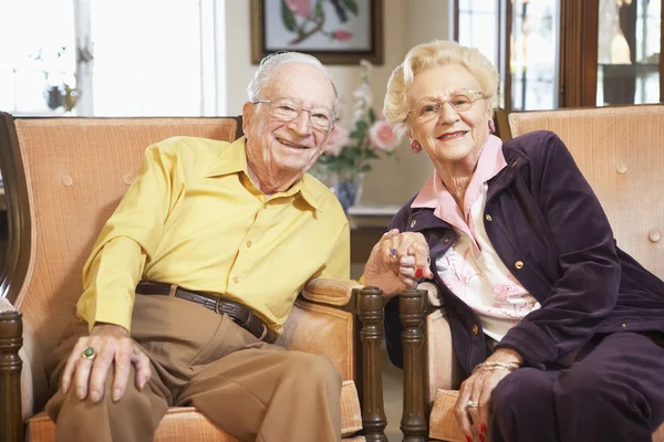 Senior Paar Handen vasthouden — Stockfoto